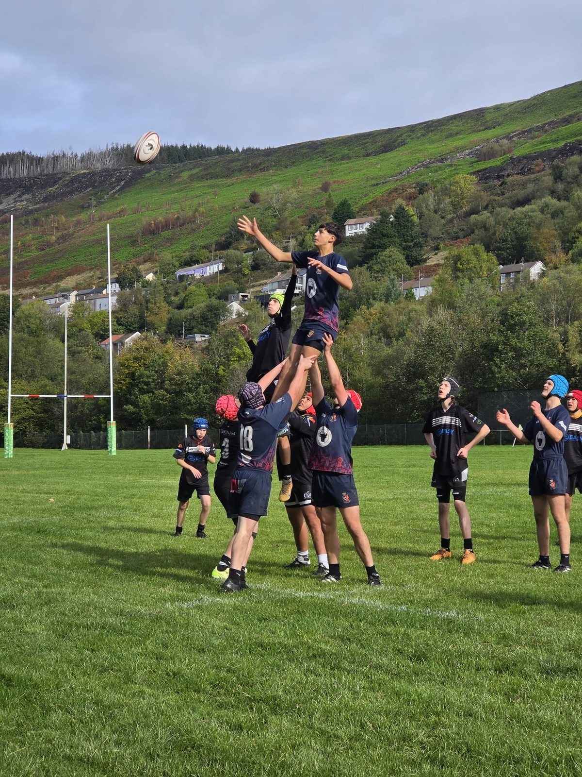 Lineout take against the hillside
